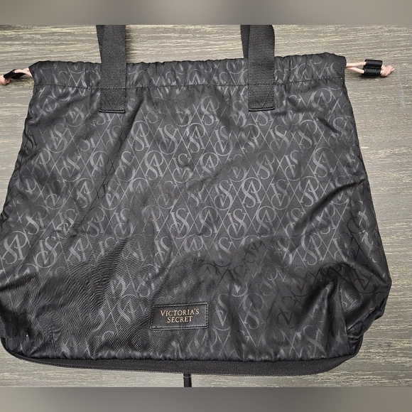 Victoria's Secret Overnight Travel Packable Tote Bag Purse Black Pink Lightweigh - Picture 3 of 7